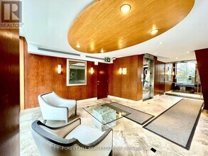 423-423 Avenue Rd in Toronto, ON - Building Photo - Building Photo