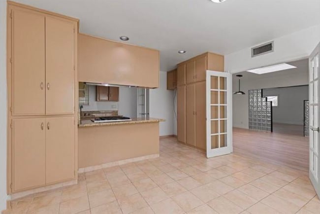 9541 Debra Ave in North Hills, CA - Building Photo - Building Photo