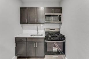 49 E Cliveden St in Philadelphia, PA - Building Photo