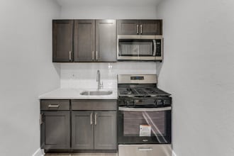49 E Cliveden St, Unit A101 in Philadelphia, PA - Foto de edificio - Building Photo