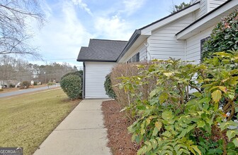 350 Cobbler Dr in Newnan, GA - Foto de edificio - Building Photo