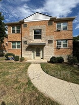 6086 Dryden Ave in Cincinnati, OH - Building Photo