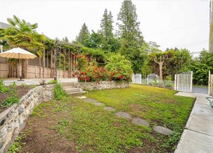 1819 Inglewood Ave in West Vancouver, BC - Building Photo - Building Photo
