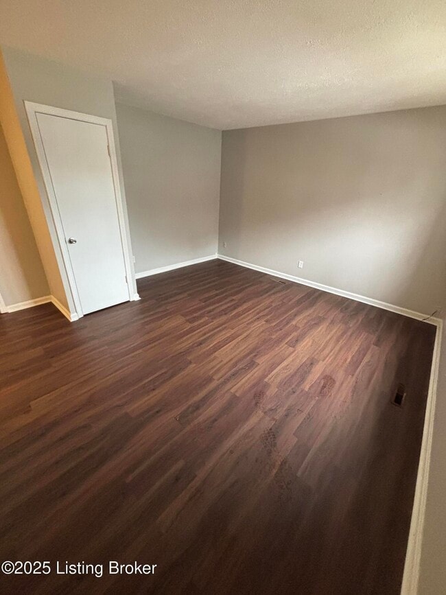 2707 Riedling Dr in Louisville, KY - Building Photo - Building Photo