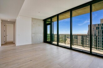 610 Davis St, Unit 4502 in Austin, TX - Building Photo - Building Photo