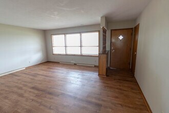 1213 E Smiley Ln in Columbia, MO - Building Photo - Building Photo