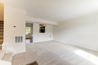 47 Orch Grn Dr in Charles Town, WV - Building Photo - Building Photo