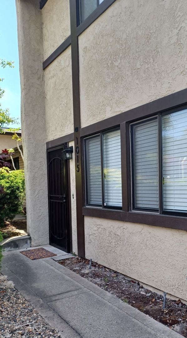 property at 1015 Meadow Way
