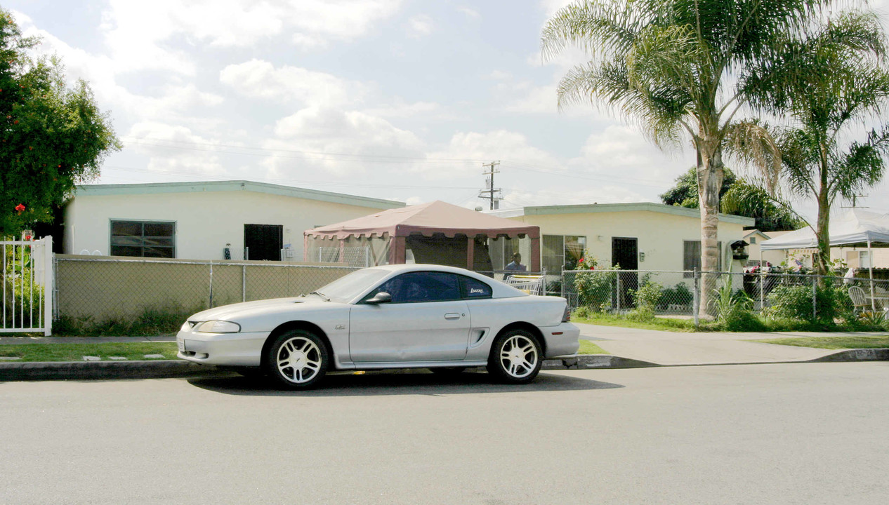 6022-6026 Gotham St in Bell Gardens, CA - Building Photo