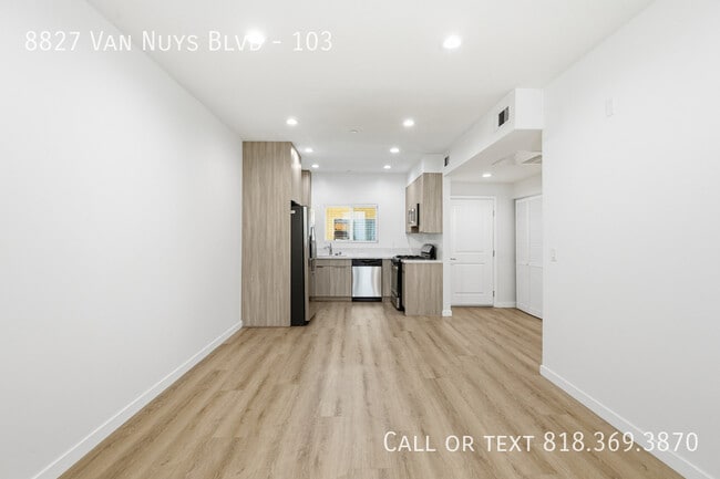 8827 Van Nuys Blvd in Los Angeles, CA - Building Photo - Building Photo