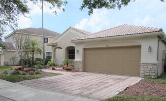 3851 Falcon Ridge Cir in Weston, FL - Building Photo