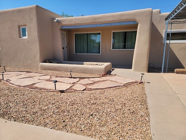 4813 Burton Ave SE in Albuquerque, NM - Building Photo - Building Photo