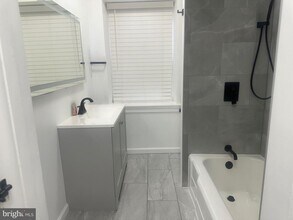 1109 W James St in Norristown, PA - Foto de edificio - Building Photo