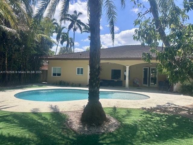 6845 SW 52nd St in Miami, FL - Building Photo