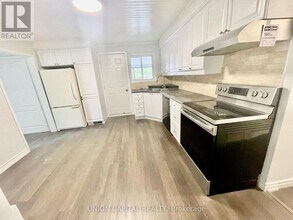 117 Sherwood Forest Dr in Markham, ON - Building Photo - Building Photo