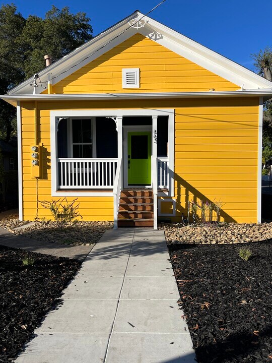 663 Tupper St, Unit A in Santa Rosa, CA - Building Photo