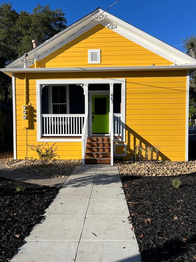 663 Tupper St, Unit A