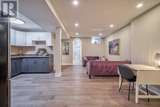 351 Windermere Ave in Toronto, ON - Building Photo - Building Photo