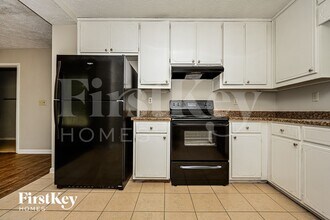 8321 Mountain Pass in Riverdale, GA - Building Photo - Building Photo