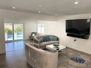 2405 Jolley Dr in Burbank, CA - Building Photo - Building Photo