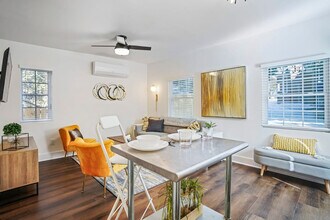 975 Shadowridge Dr SE in Atlanta, GA - Building Photo - Building Photo