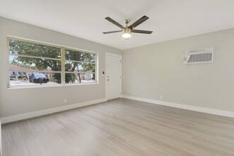 1118 N J St in Lake Worth Beach, FL - Building Photo - Building Photo