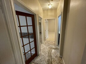 201 E Dullnig Ct-Unit -#5 in San Antonio, TX - Building Photo - Building Photo