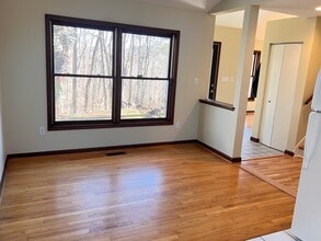 5475 Jamestown Ct in Crozet, VA - Foto de edificio - Building Photo