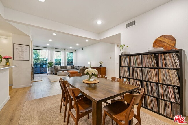 property at 1833 Fairburn Ave