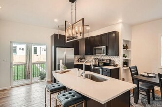 2426 S Acoma St in Denver, CO - Building Photo - Building Photo