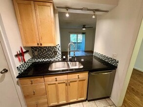 4845 Cedar Springs Rd in Dallas, TX - Building Photo - Building Photo