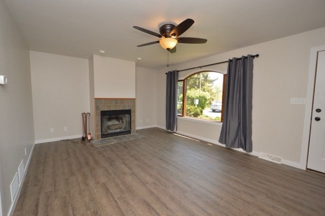 1828 Birch Rd in Kenosha, WI - Building Photo - Building Photo