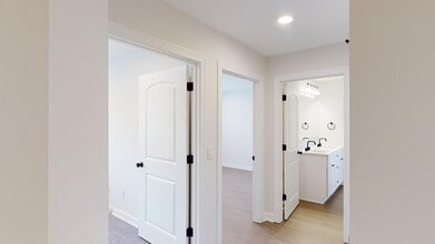 827 Willow Pl in River Falls, WI - Foto de edificio - Building Photo