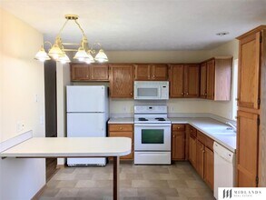 3208 Chad Ave in Bellevue, NE - Foto de edificio - Building Photo