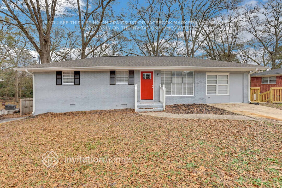 1555 Mountain View Cir NW in Conyers, GA - Building Photo