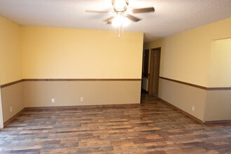 5104 Westmore Ave in West Orange, TX - Building Photo - Building Photo