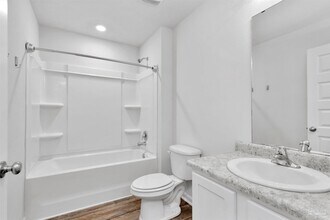 5631 Guinevere Ln in Milton, FL - Building Photo - Building Photo