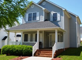 204 Wyndhurst Dr in Lynchburg, VA - Building Photo