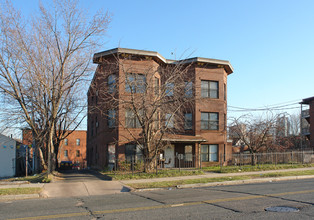 110 Edwards St in Hartford, CT - Building Photo - Building Photo