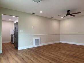 395 W Osceola St in Clermont, FL - Foto de edificio - Building Photo