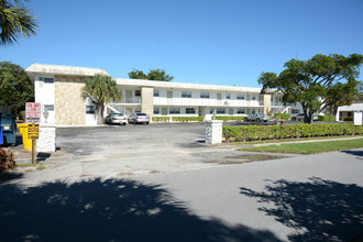 Sabal Palm Apartments in Boca Raton, FL - Building Photo - Building Photo