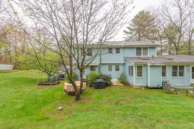 104 Squannacook Rd in Shirley, MA - Building Photo - Building Photo