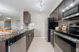 3315 James Mowatt Trl SW in Edmonton, AB - Building Photo - Building Photo