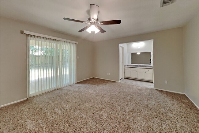 property at 11 Fiddleleaf Ct