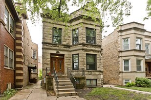 1320 W Farwell Ave, Unit 1 in Chicago, IL - Building Photo