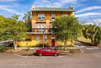 DOWNTOWN POINTE APARTMENTS (SELLER FINANCING) in St. Petersburg, FL - Building Photo - Building Photo