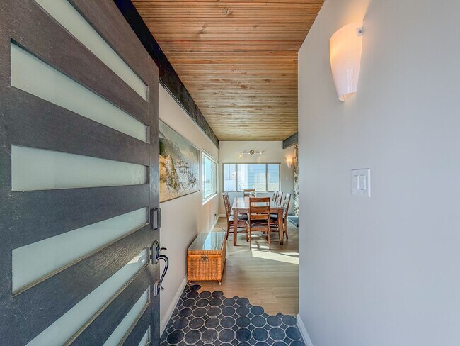 1327 Devon Ln in Ventura, CA - Building Photo - Building Photo