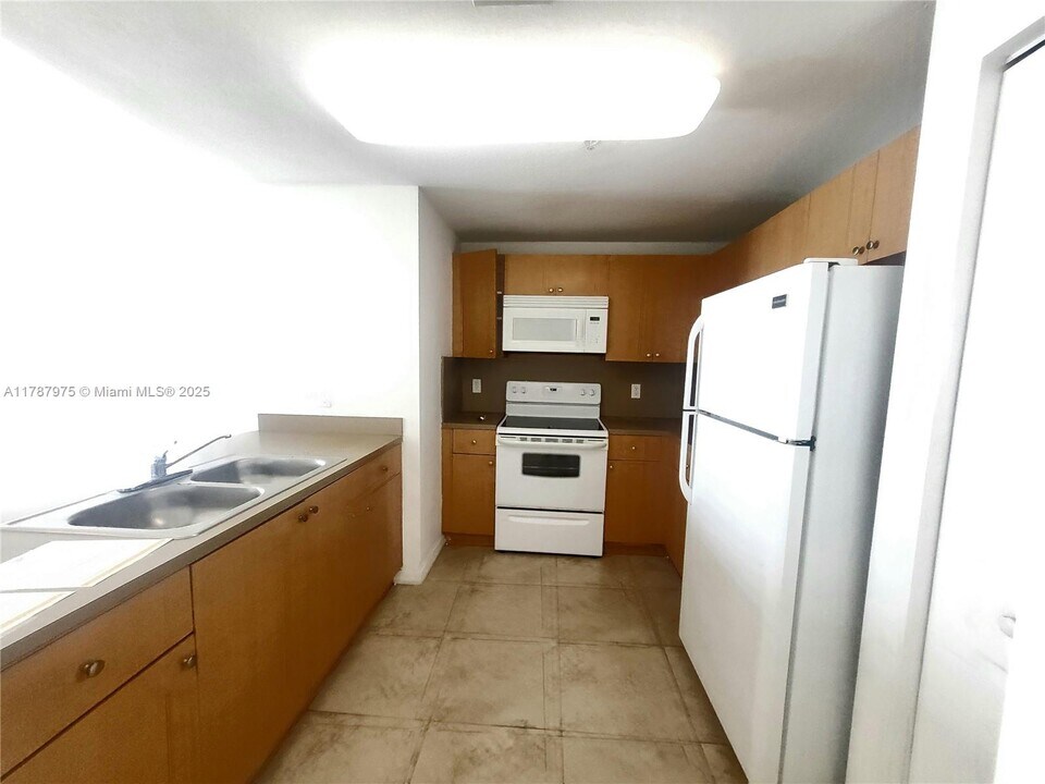 435 SW 12th Ave in Miami, FL - Building Photo