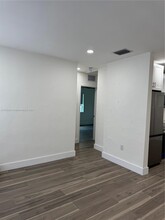 2480 NW 26th St in Miami, FL - Building Photo - Building Photo