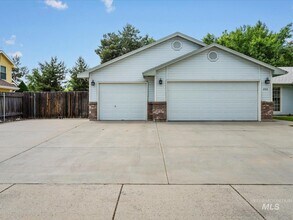 233 S Duke Ave in Eagle, ID - Building Photo - Building Photo